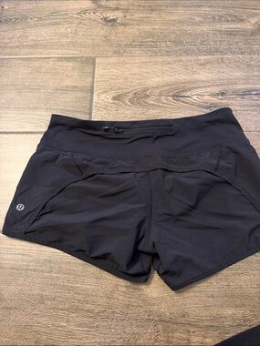 Lululemon Speed Up. Black. 6.
